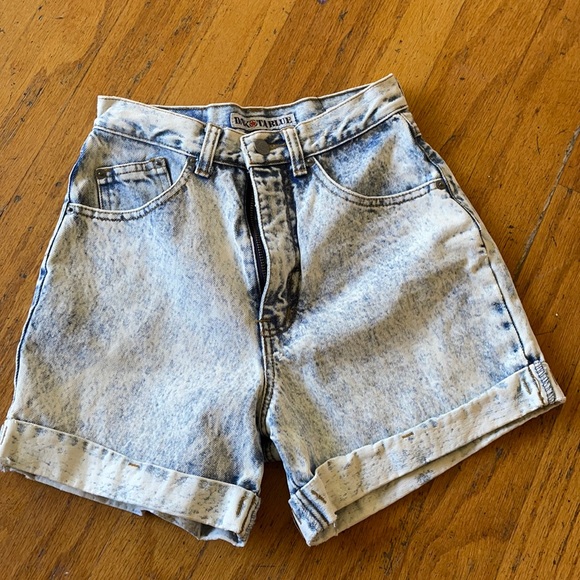 Acid wash high waisted denim shorts - Picture 1 of 6